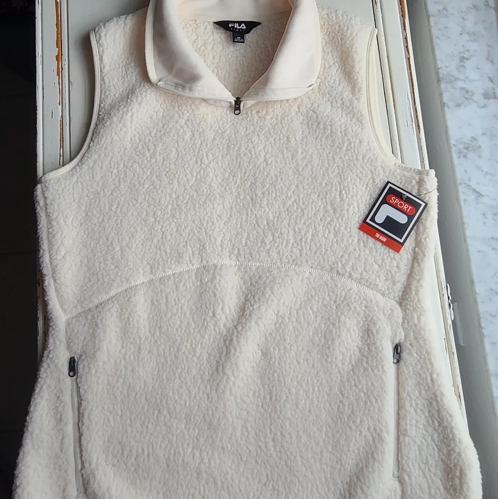 Fila Sport NWT Medium fuzzy vest